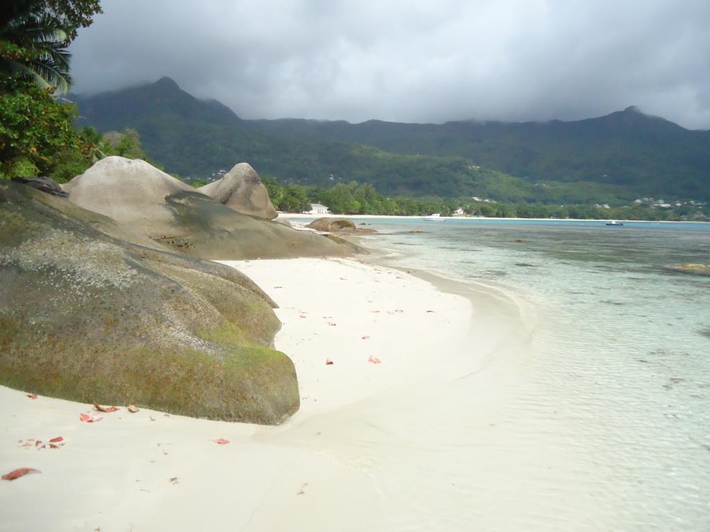 La Batie Selfcatering Apartment Beau Vallon  Extérieur photo