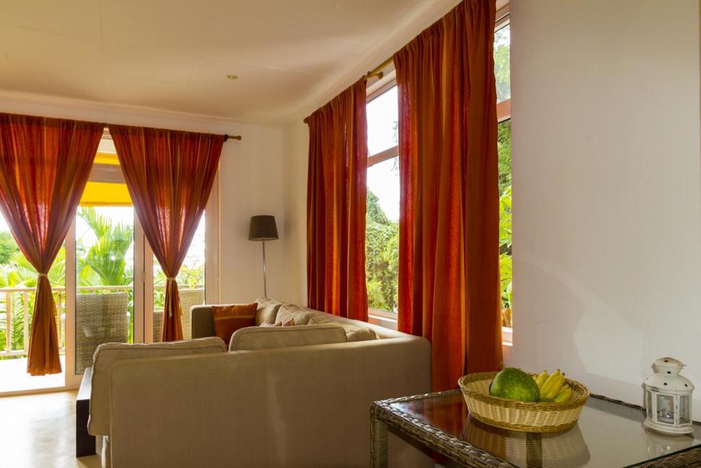 La Batie Selfcatering Apartment Beau Vallon  Extérieur photo
