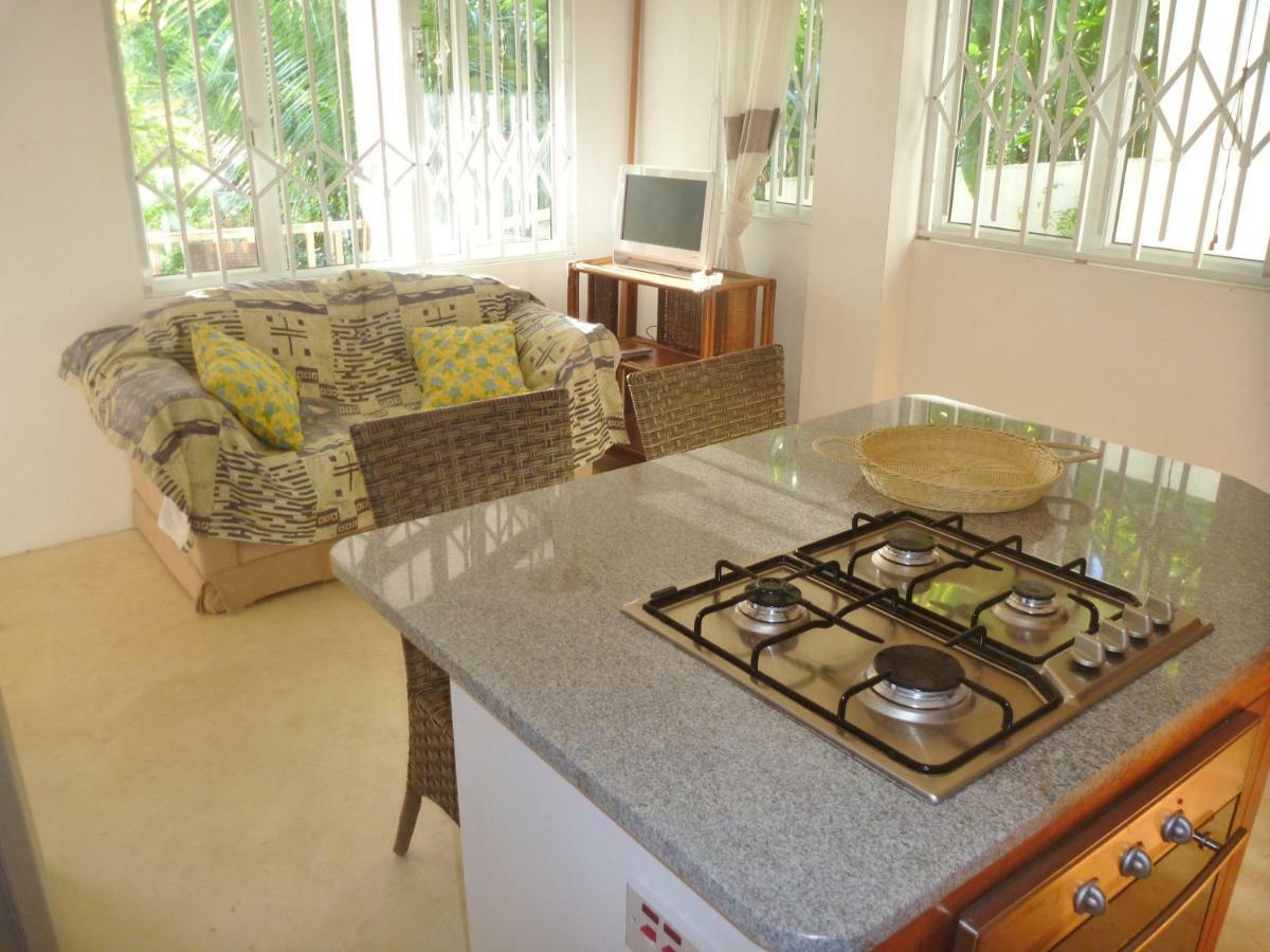La Batie Selfcatering Apartment Beau Vallon  Extérieur photo